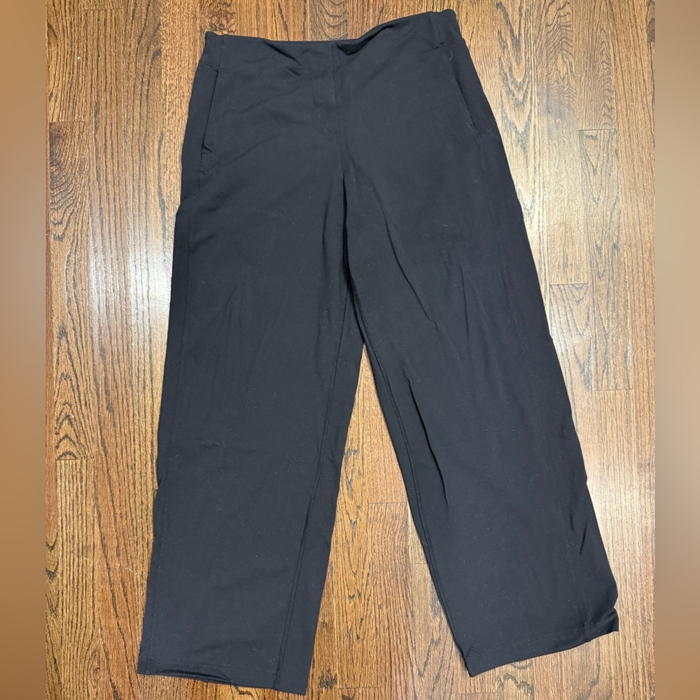 Lululemon In Power Mid Rise Crop Pant - Size 10